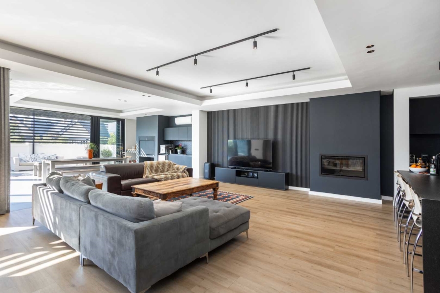5 Bedroom Property for Sale in Val De Vie Estate Western Cape